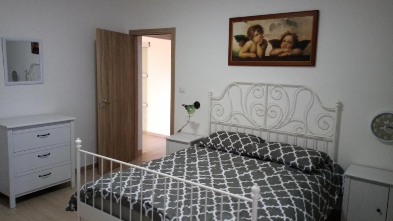 Giordiehouse2 Latina Bagian luar foto