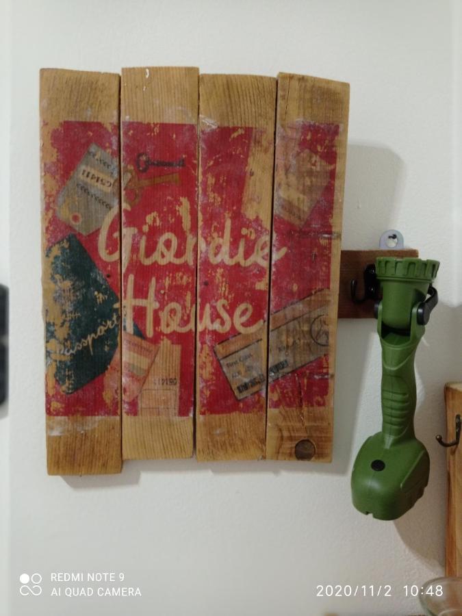 Giordiehouse2 Latina Bagian luar foto